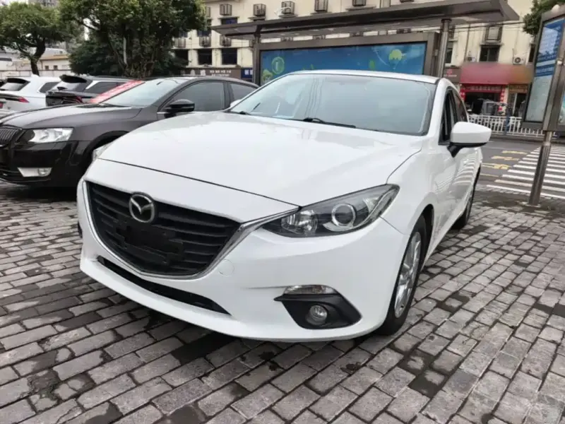 Mazda 3 Axela, 2015