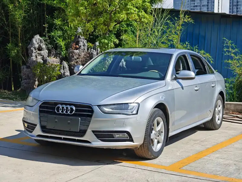 Audi A4L, 2012