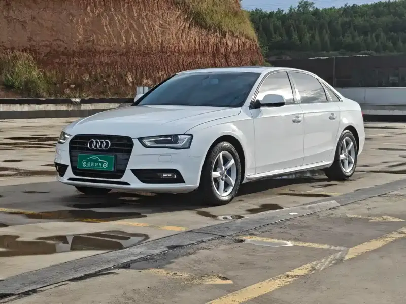 Audi A4L, 2015