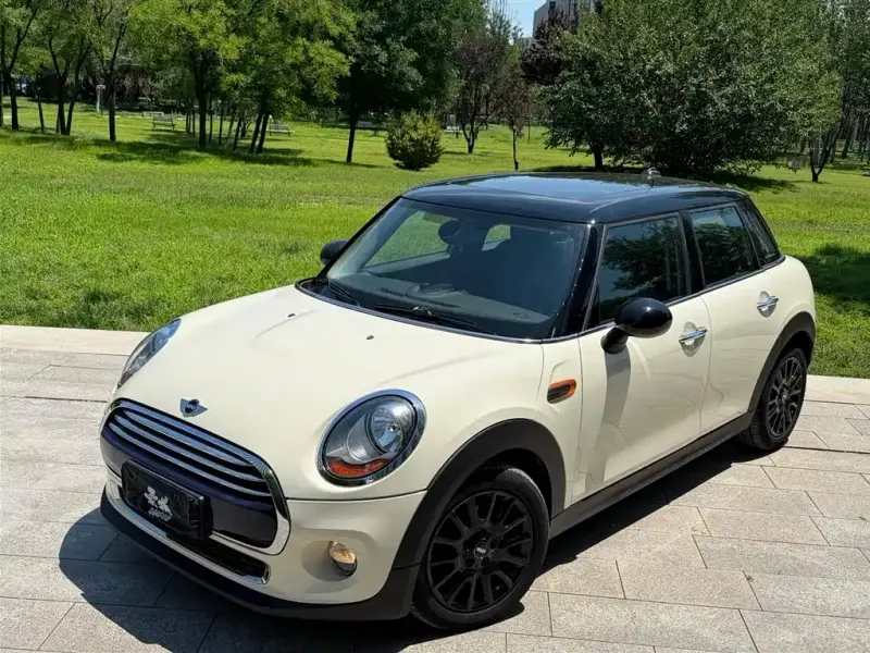 MINI Mini, 2015
