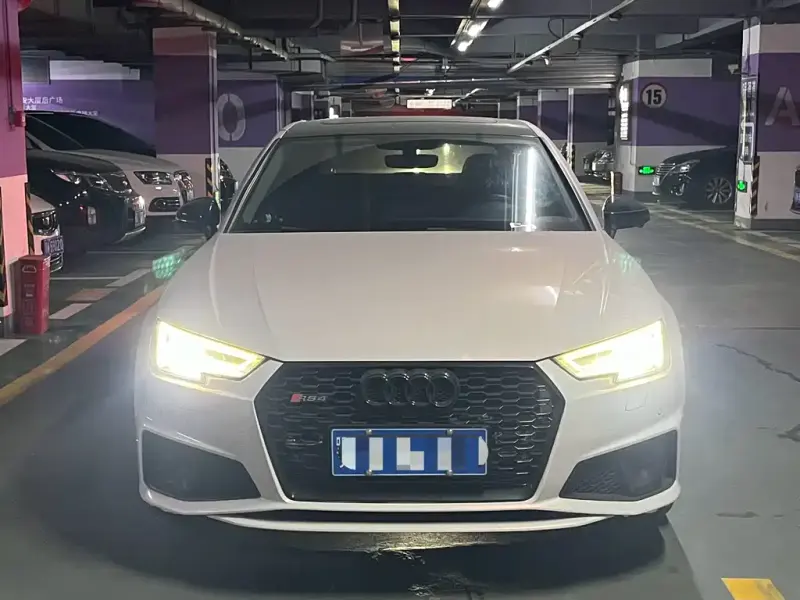 Audi A4L, 2019
