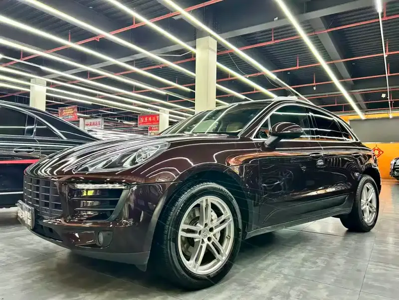 Porsche Macan, 2015