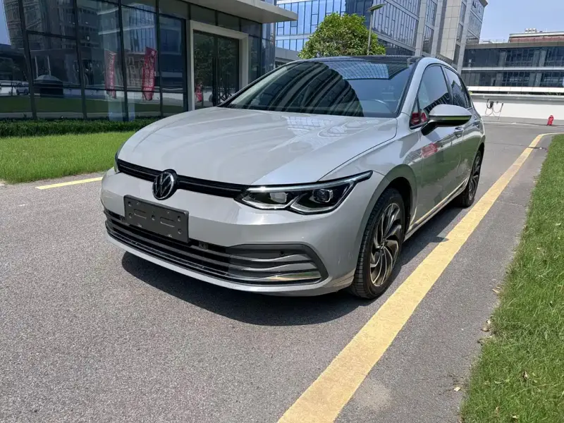 Volkswagen Golf, 2022