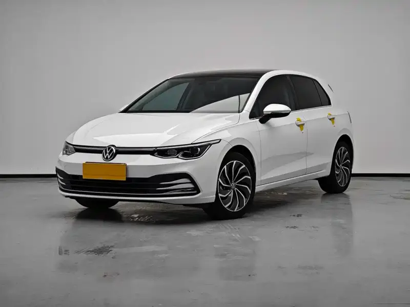 Volkswagen Golf, 2024