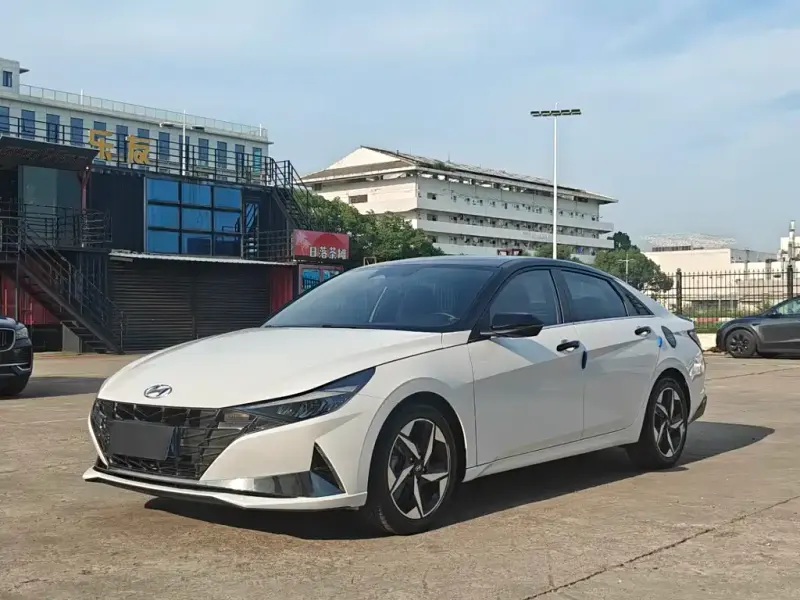 Hyundai Elantra, 2023
