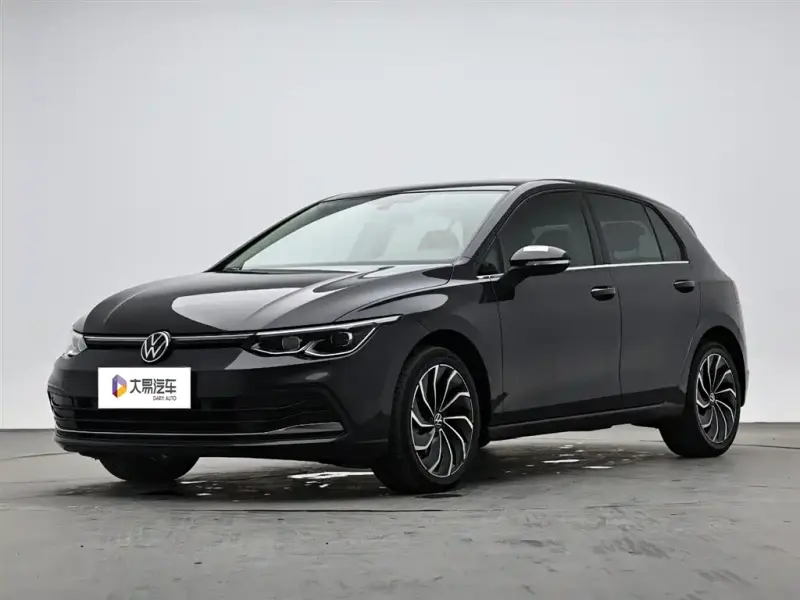 Volkswagen Golf, 2022