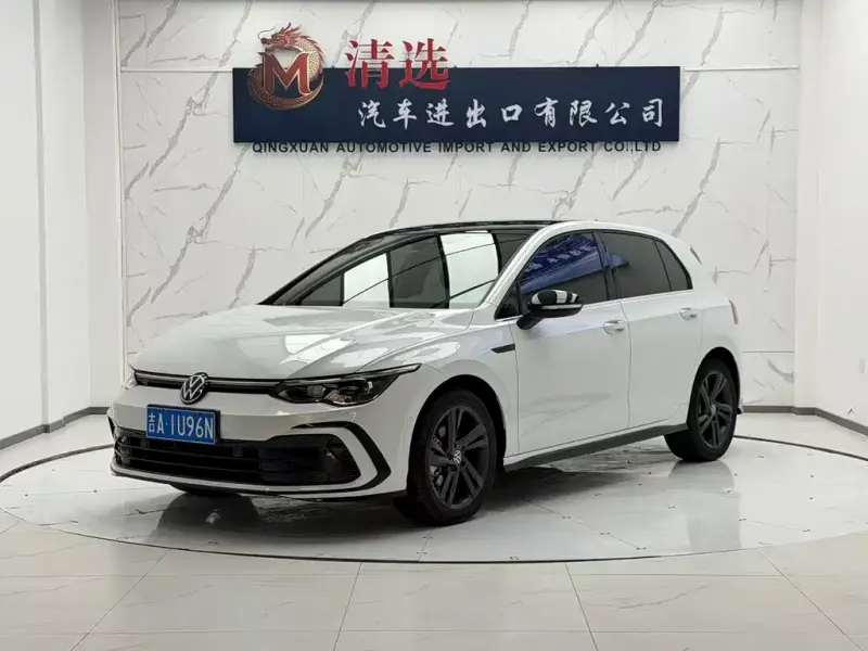 Volkswagen Golf, 2022