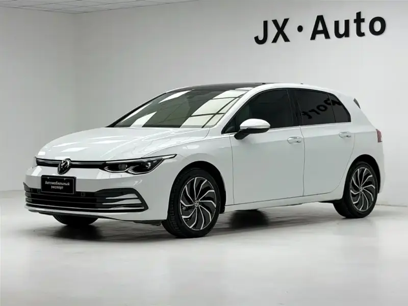 Volkswagen Golf, 2022