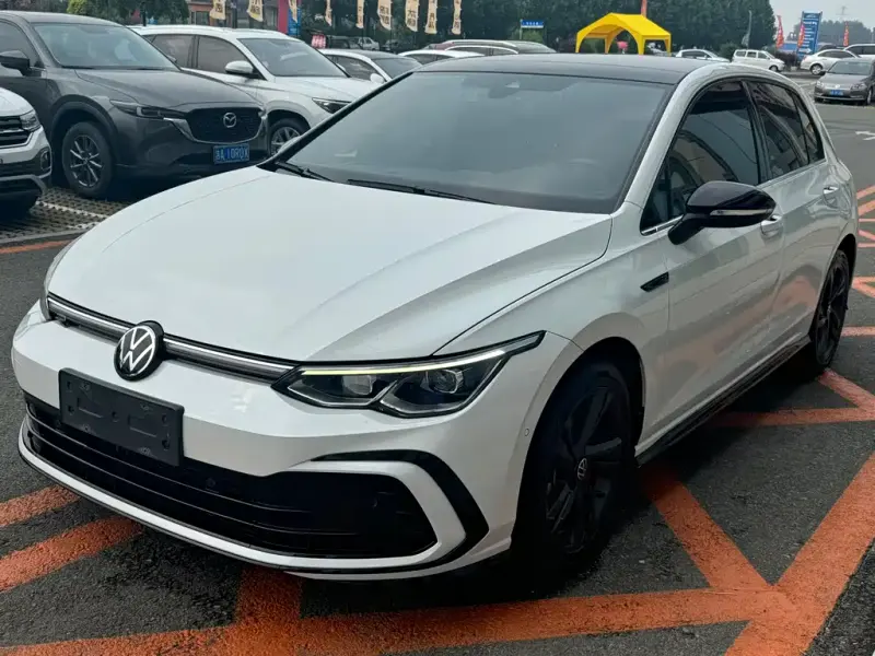 Volkswagen Golf, 2022