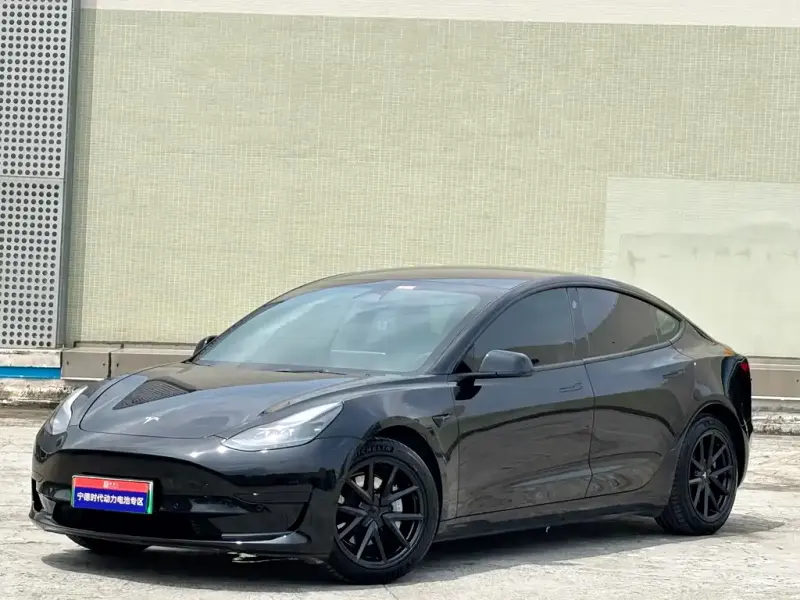 Tesla Model 3, 2022