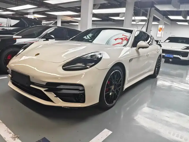 Porsche Panamera, 2015
