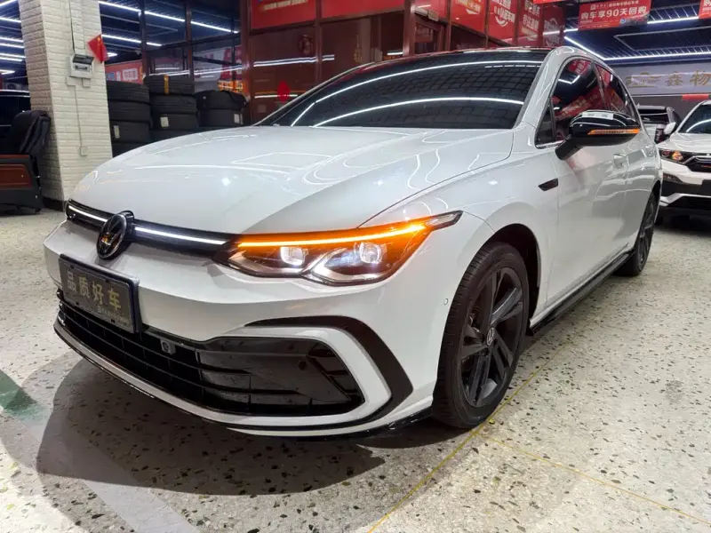 Volkswagen Golf, 2023
