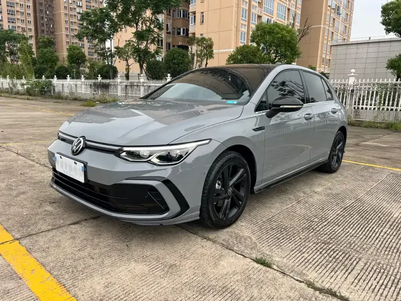 Volkswagen Golf, 2023