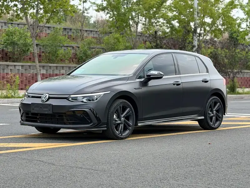 Volkswagen Golf, 2022