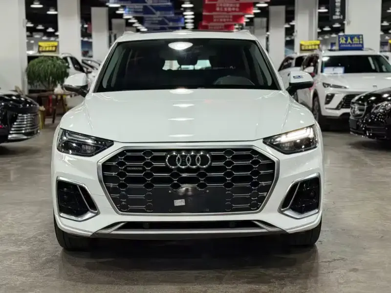 Audi Q5L, 2021