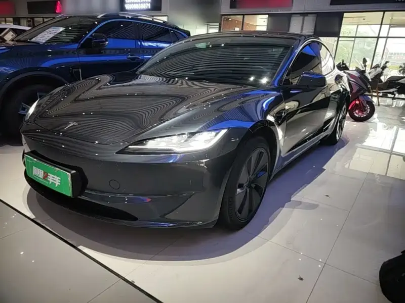 Tesla Model 3, 2024