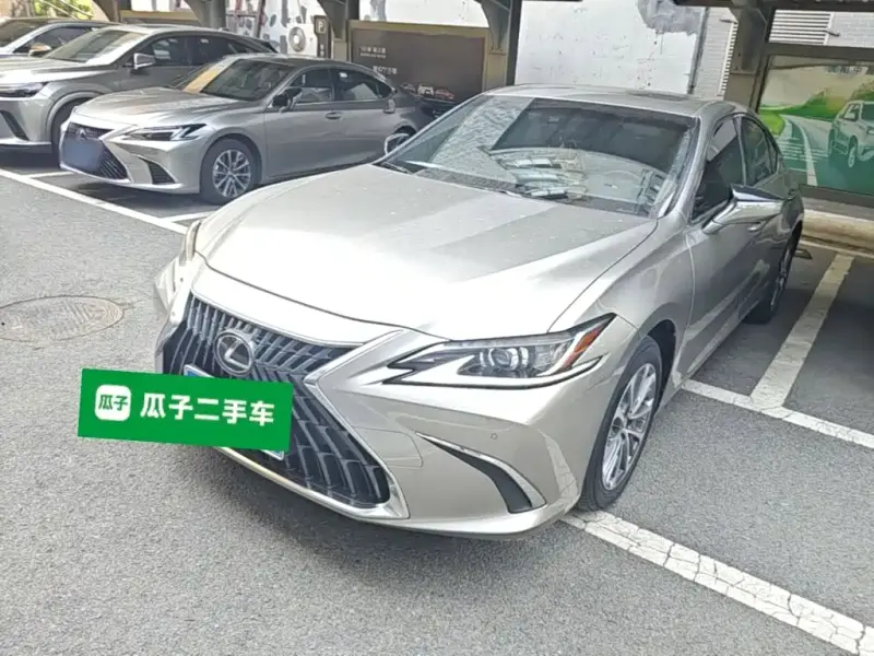 Lexus ES, 2023