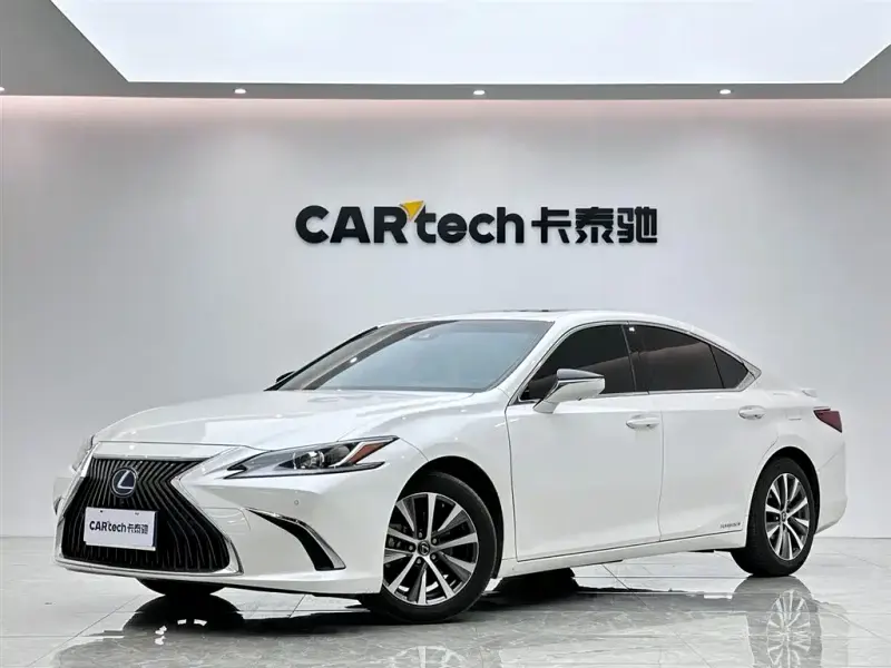Lexus ES, 2021