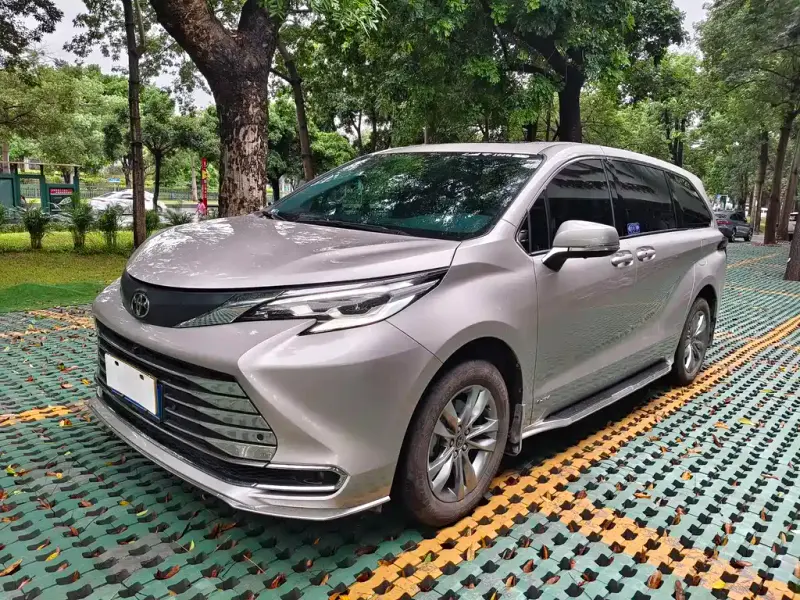 Toyota Sienna, 2025