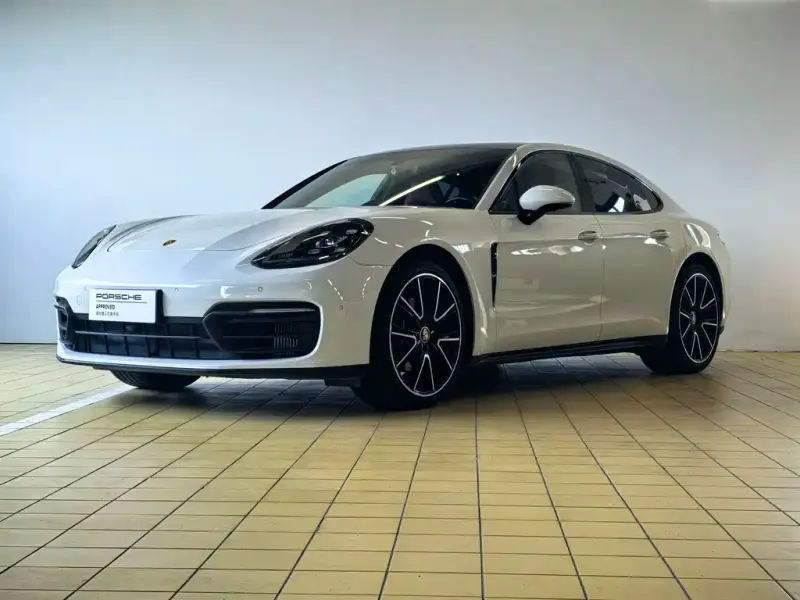 Porsche Panamera, 2023