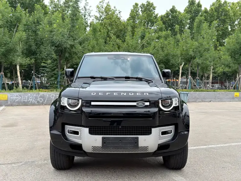 Land Rover Defender, 2024