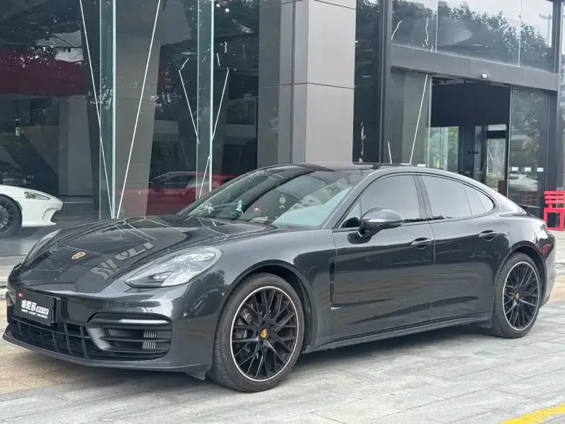 Porsche Panamera, 2022
