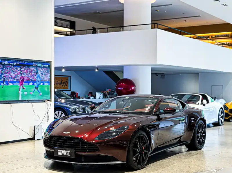 Aston Martin DB11, 2020