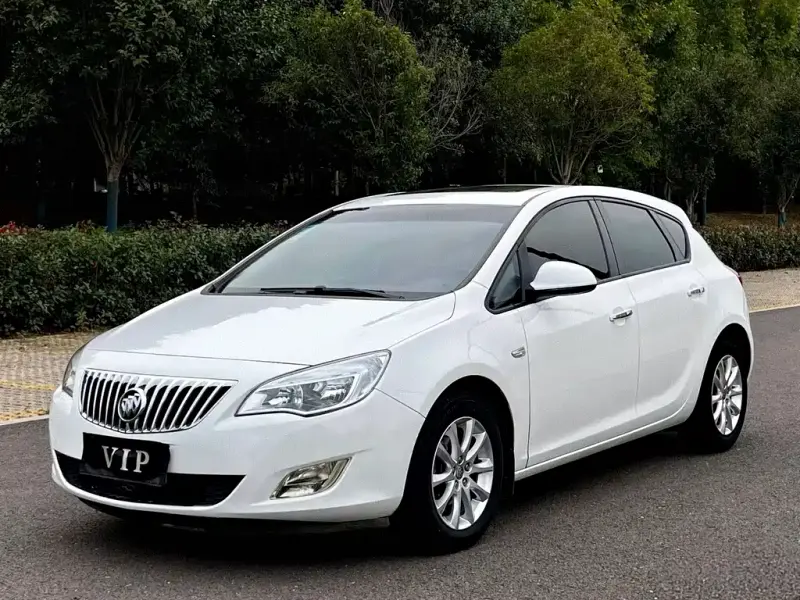 Buick Excelle, 2013