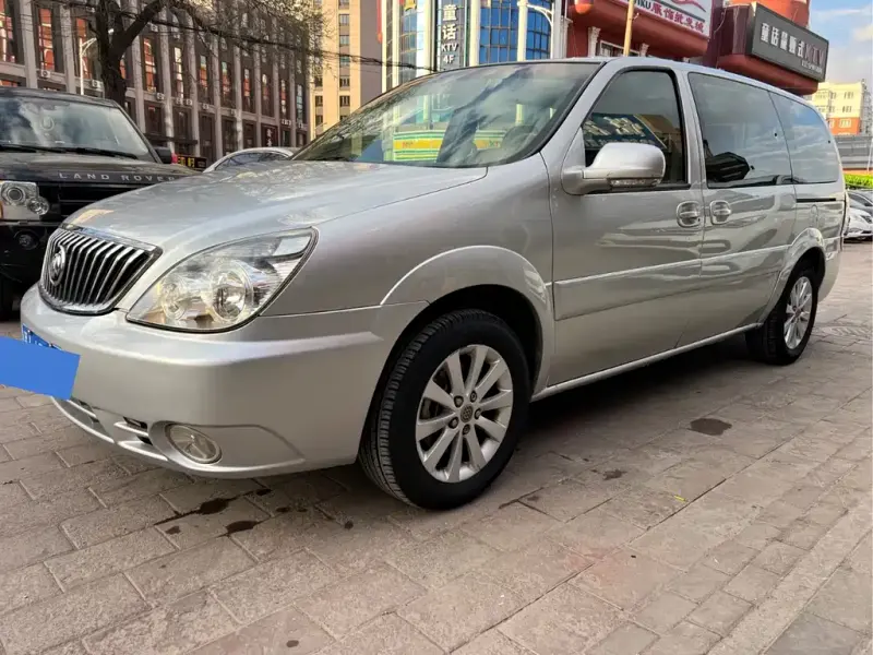 Buick GL8, 2013