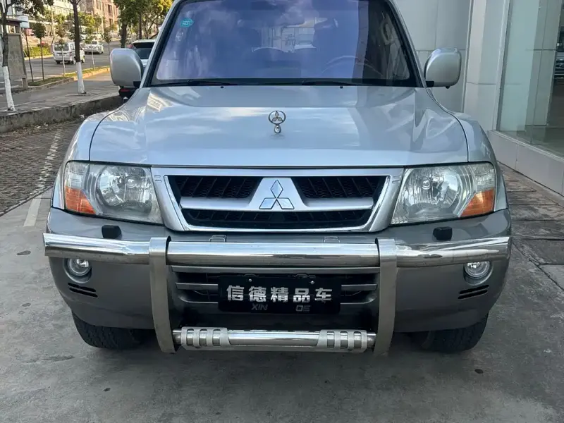 Mitsubishi Pajero, 2005