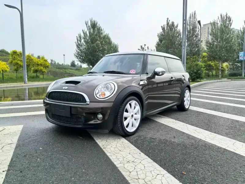 MINI Clubman, 2009