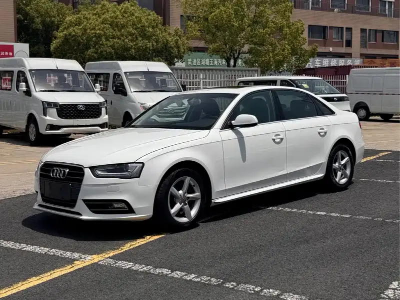 Audi A4L, 2013