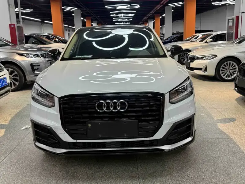 Audi Q2L, 2019