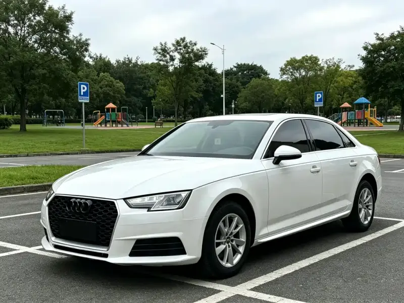 Audi A4L, 2016