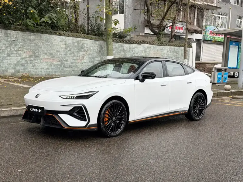 Changan UNI-V, 2025