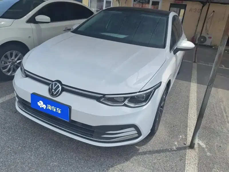 Volkswagen Golf, 2022