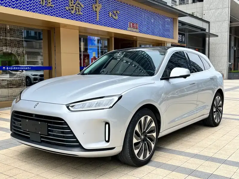 AITO M5, 2022