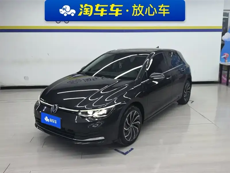 Volkswagen Golf, 2022