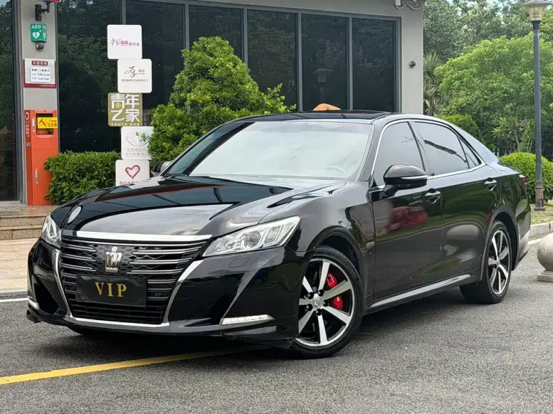 Toyota Crown, 2018