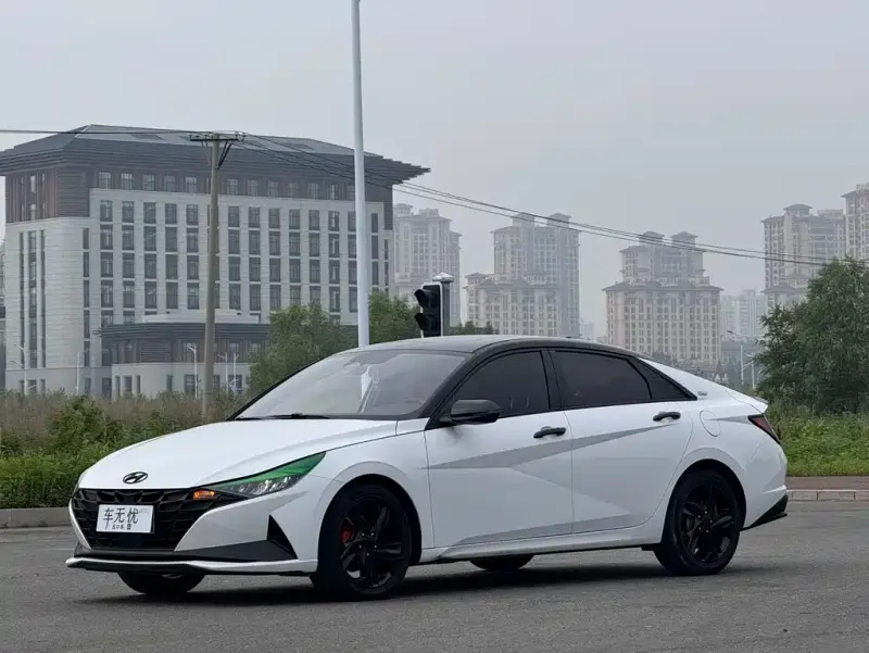 Hyundai Elantra, 2023