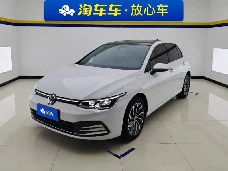 Volkswagen Golf, 2024