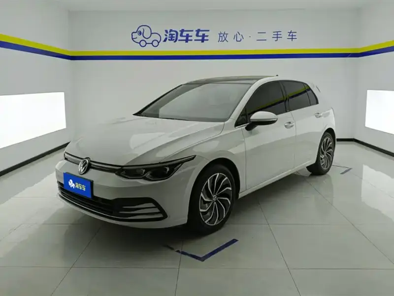 Volkswagen Golf, 2024