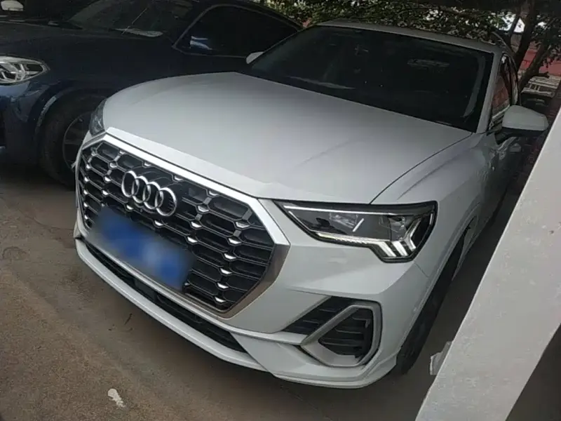 Audi Q3, 2021