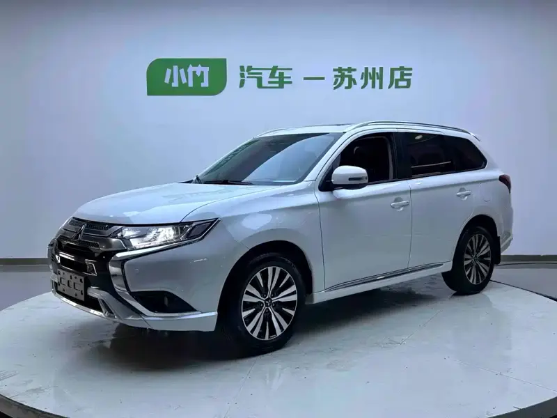 Mitsubishi Outlander, 2022