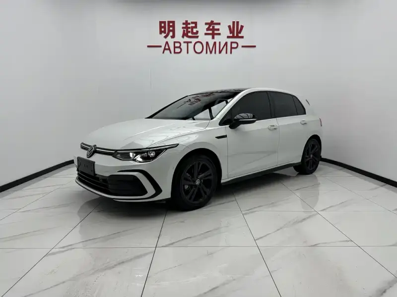 Volkswagen Golf, 2022