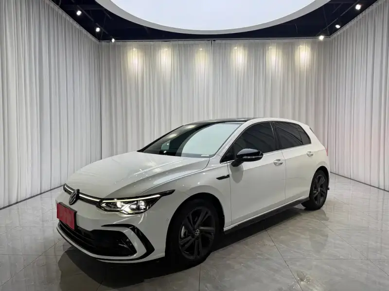 Volkswagen Golf, 2024
