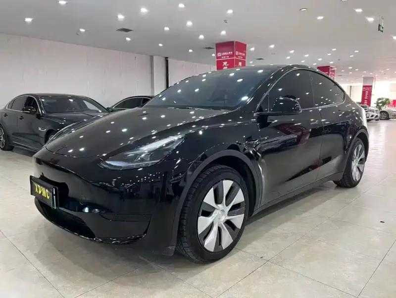 Tesla Model Y, 2023