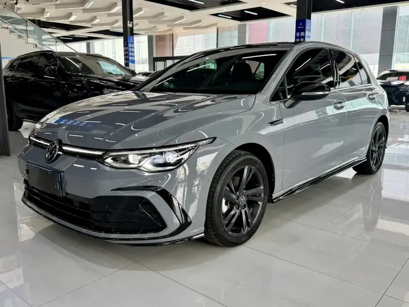 Volkswagen Golf, 2023