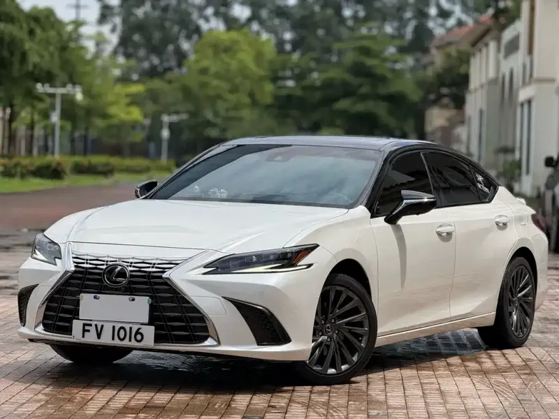 Lexus ES, 2024