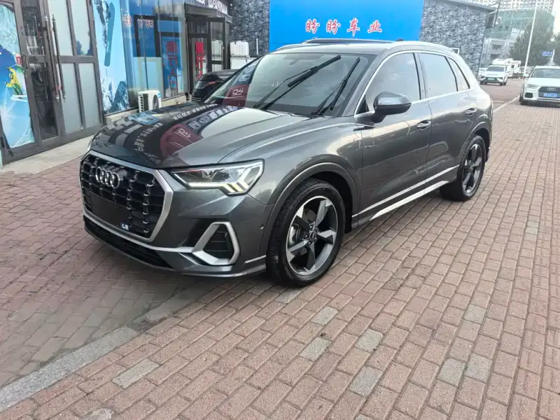 Audi Q3, 2022